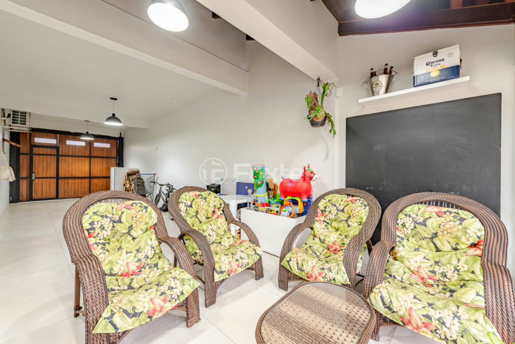 Casa à venda com 3 quartos, 220m² - Foto 10