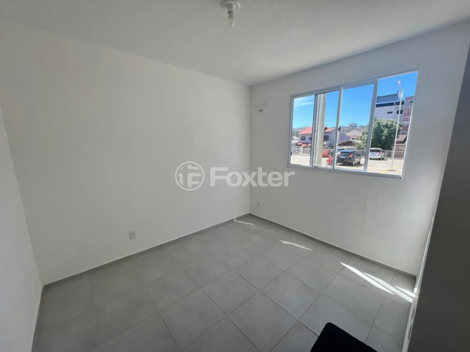 Apartamento à venda com 2 quartos, 50m² - Foto 2