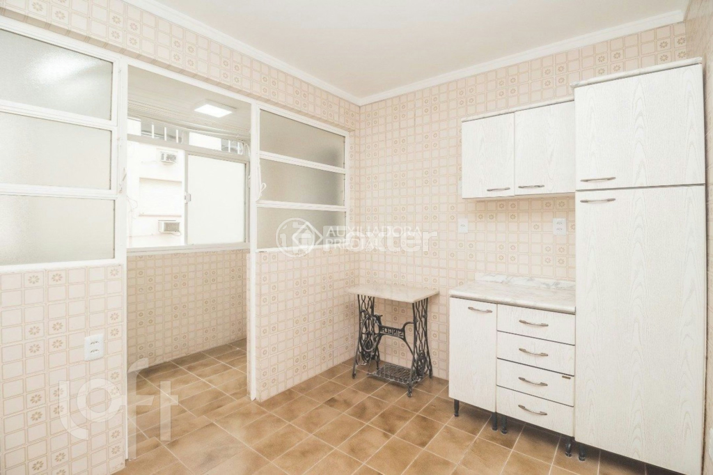Apartamento à venda com 2 quartos, 75m² - Foto 4