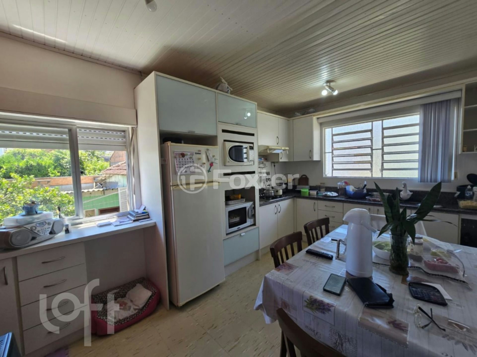 Casa à venda com 4 quartos, 144m² - Foto 3