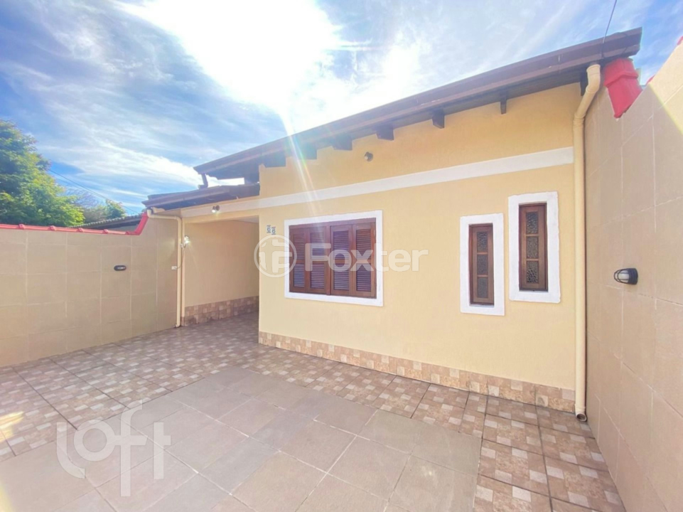 Casa à venda com 3 quartos, 150m² - Foto 1