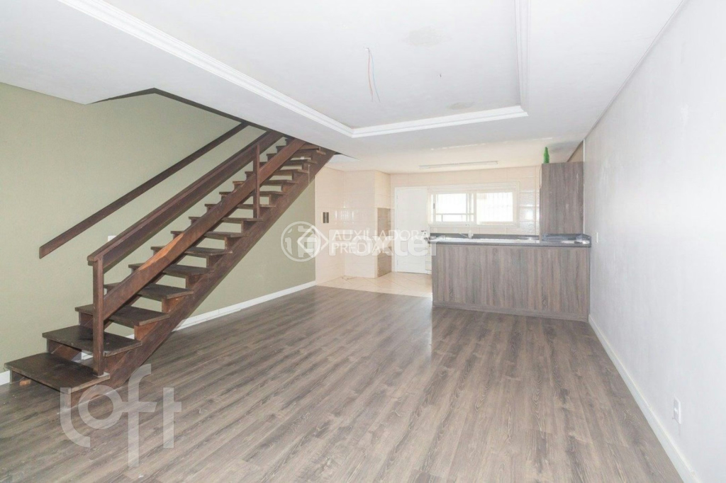 Casa à venda com 3 quartos, 232m² - Foto 1