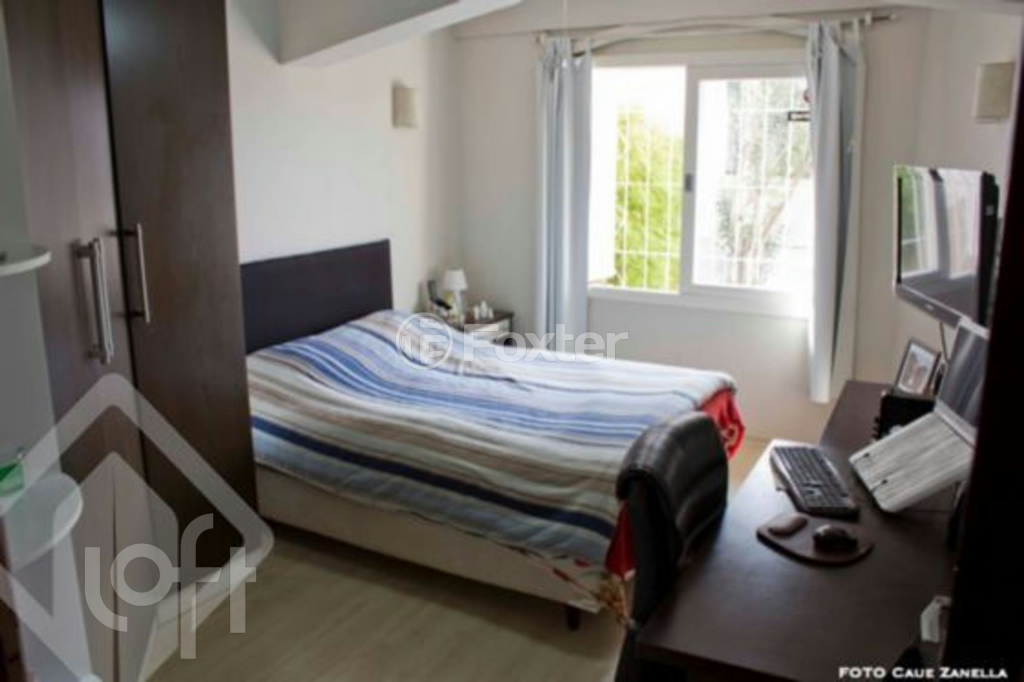 Casa à venda com 4 quartos, 335m² - Foto 1