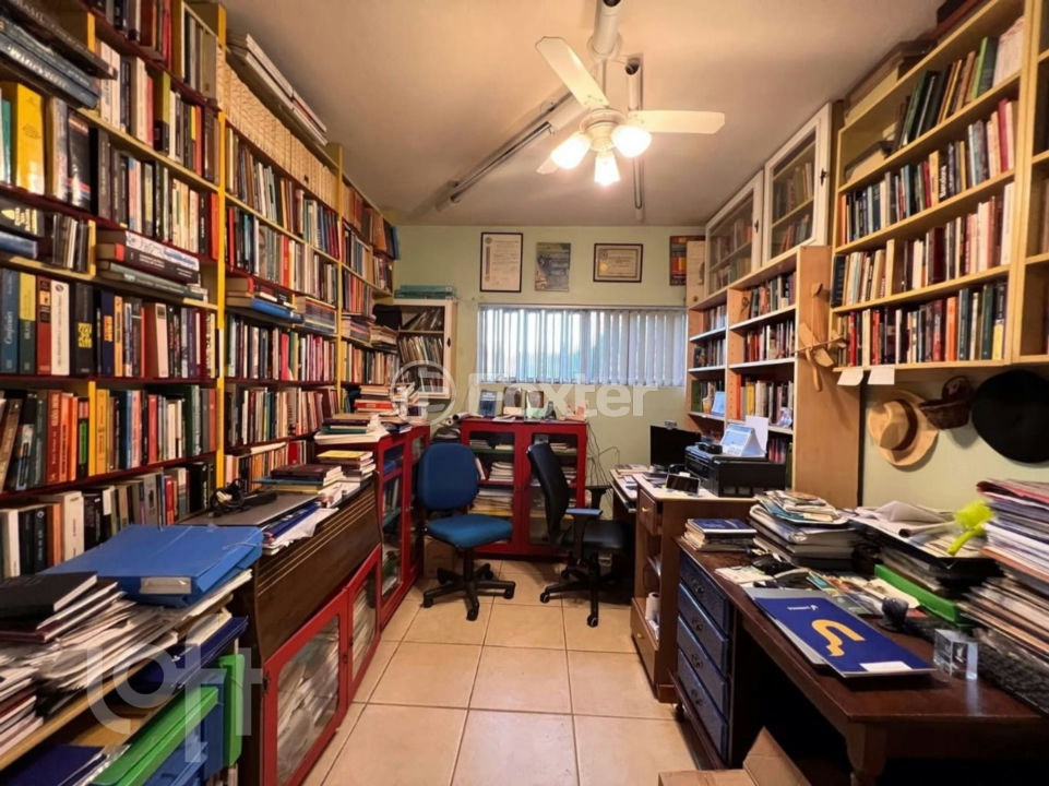 Casa à venda com 5 quartos, 266m² - Foto 4