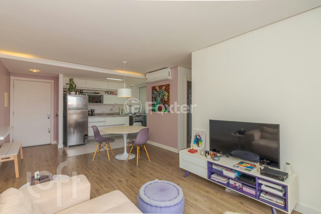 Apartamento à venda com 2 quartos, 70m² - Foto 9