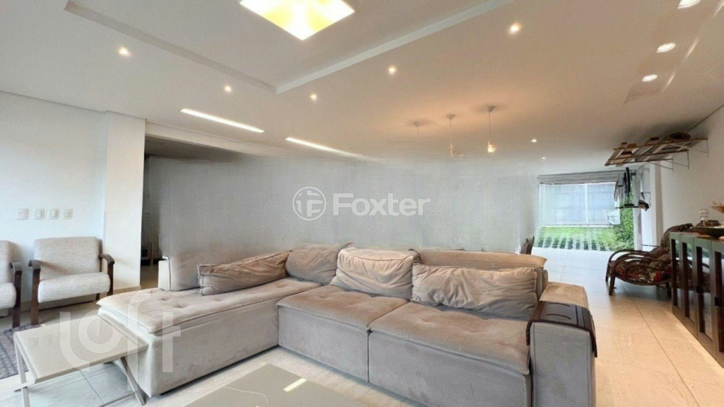 Casa à venda com 3 quartos, 330m² - Foto 1