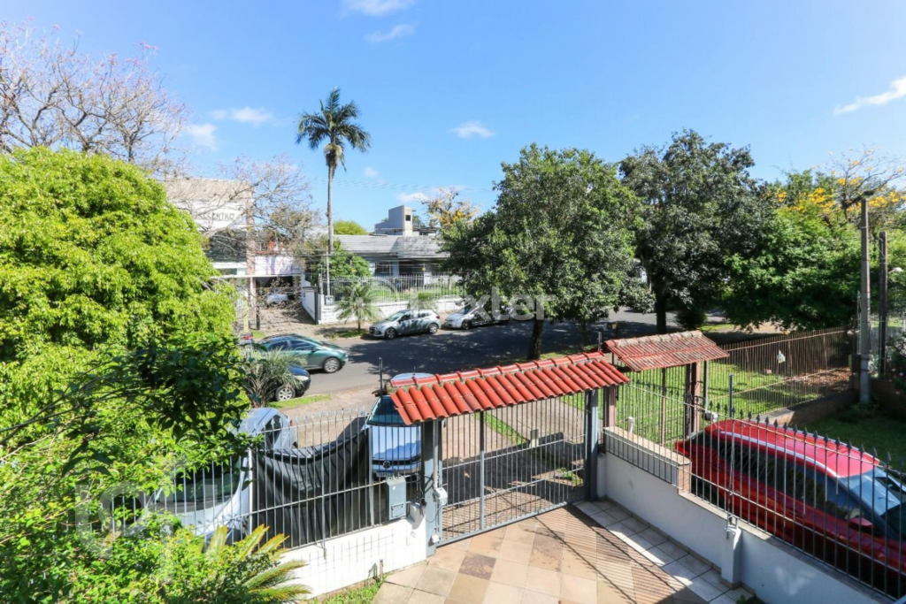 Casa à venda com 6 quartos, 227m² - Foto 28