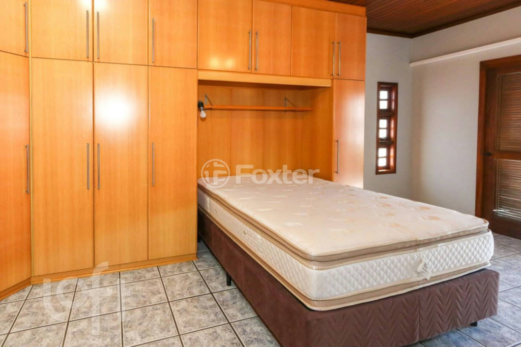 Casa à venda com 6 quartos, 227m² - Foto 37