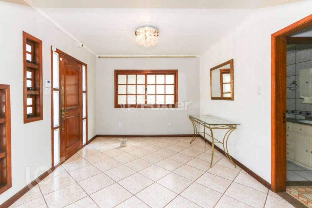 Casa à venda com 6 quartos, 227m² - Foto 4