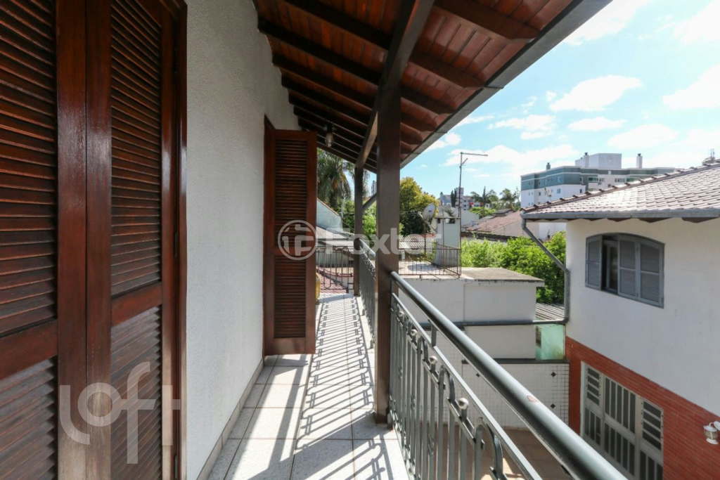 Casa à venda com 6 quartos, 227m² - Foto 33