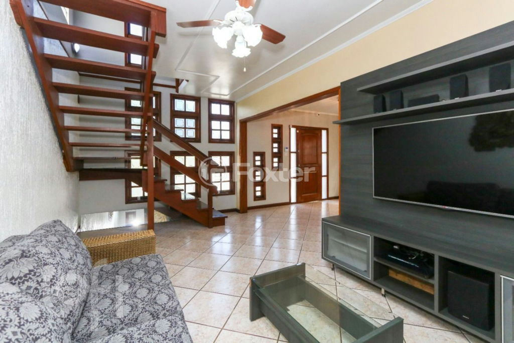 Casa à venda com 6 quartos, 227m² - Foto 9