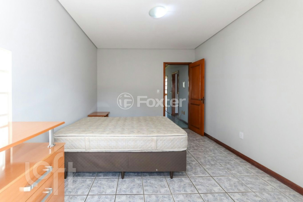 Casa à venda com 6 quartos, 227m² - Foto 32