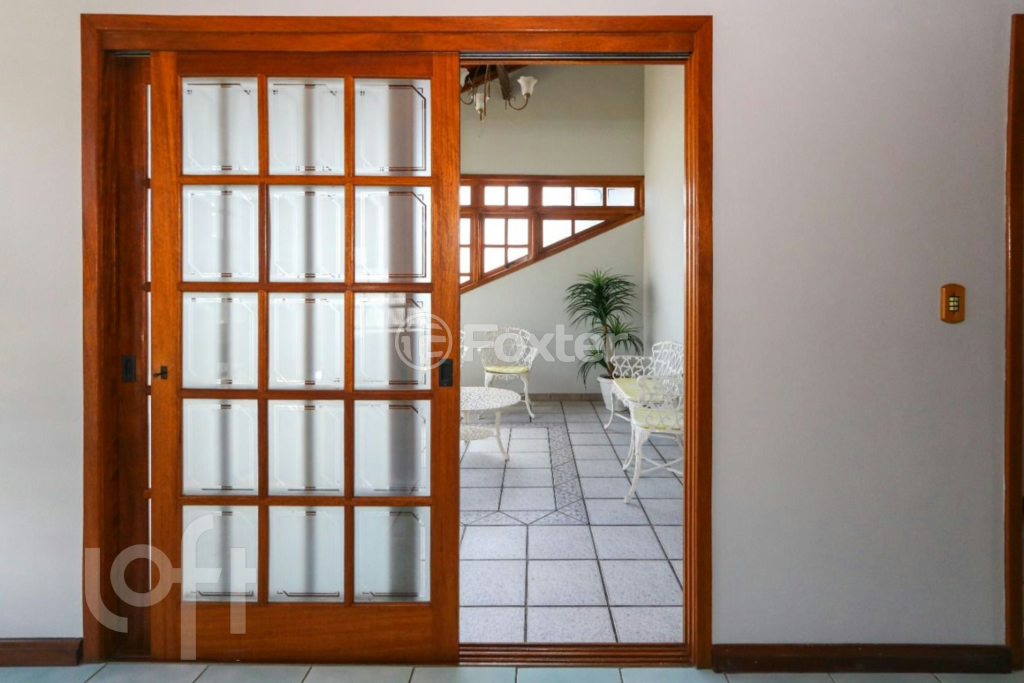 Casa à venda com 6 quartos, 227m² - Foto 25