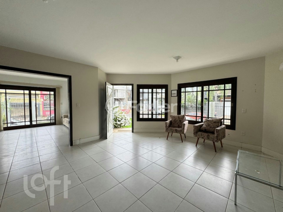Casa à venda com 3 quartos, 259m² - Foto 4